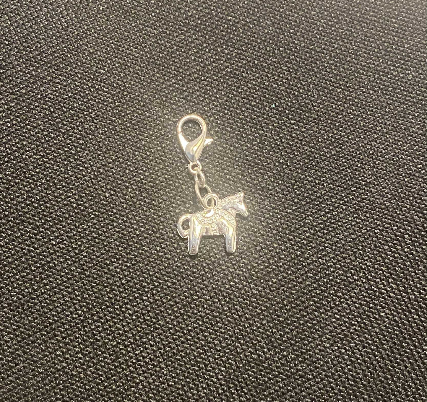 Berlock med dalahäst